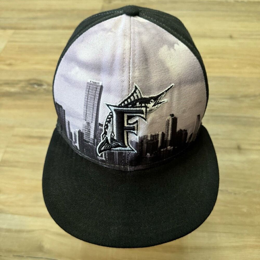 New Era Mens 7 1/8 Embroidered Florida Marlins Baseball Hat Cap Black Cityscape